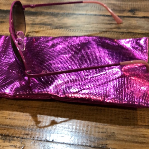 Betsey Johnson sunglasses - Picture 2 of 4